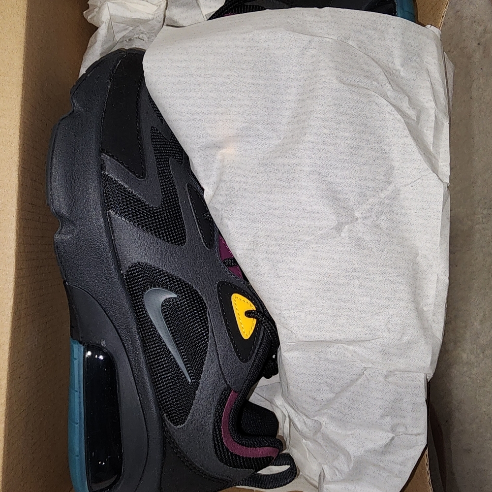 Brand new Nike Air Max 200